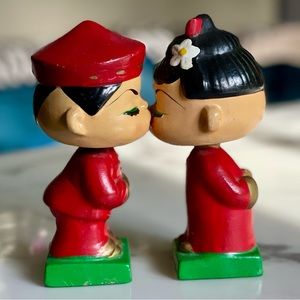 Vintage Asian Kissing Dolls